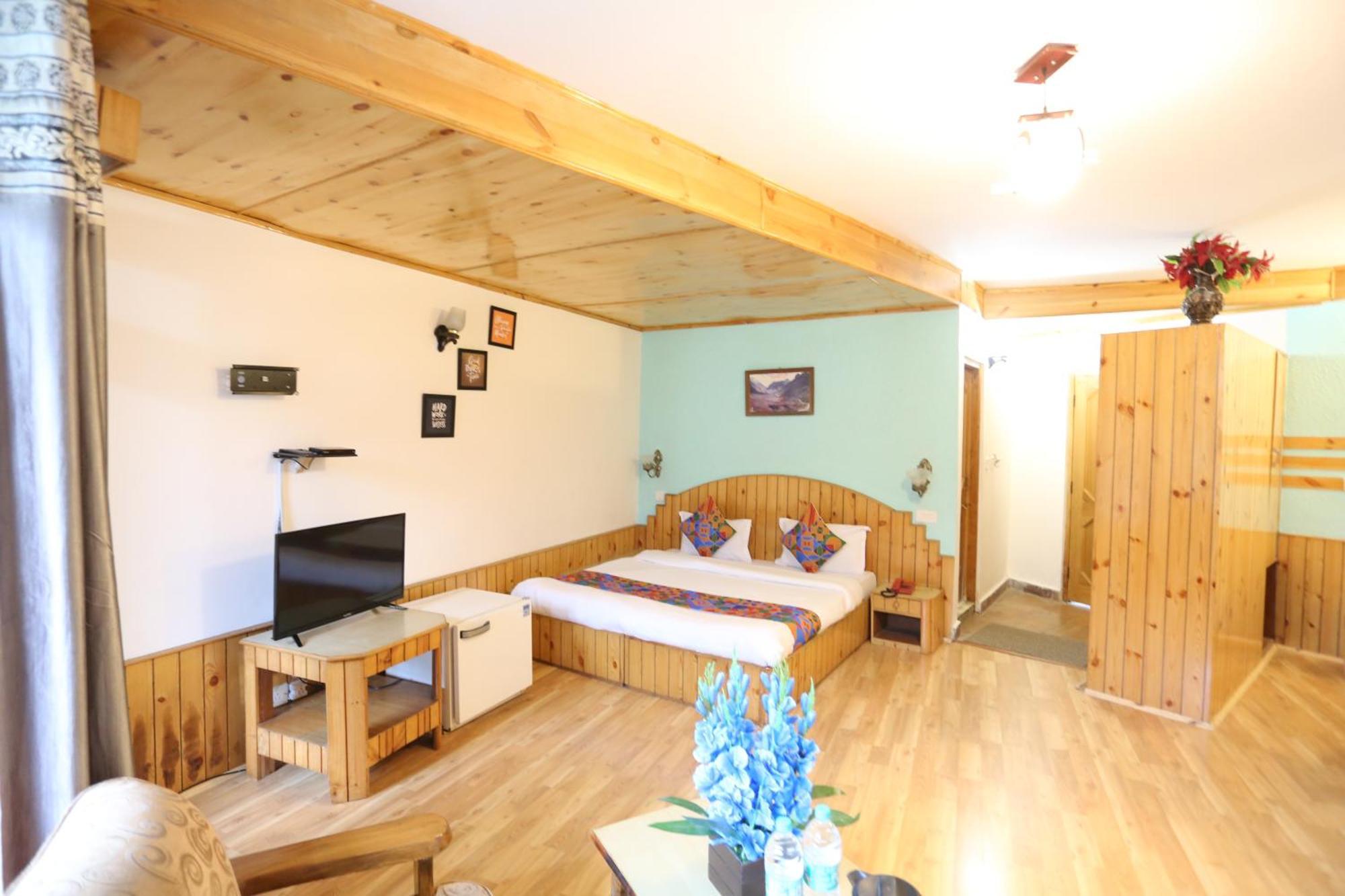 Hotel Surbhi Vashist Esterno foto