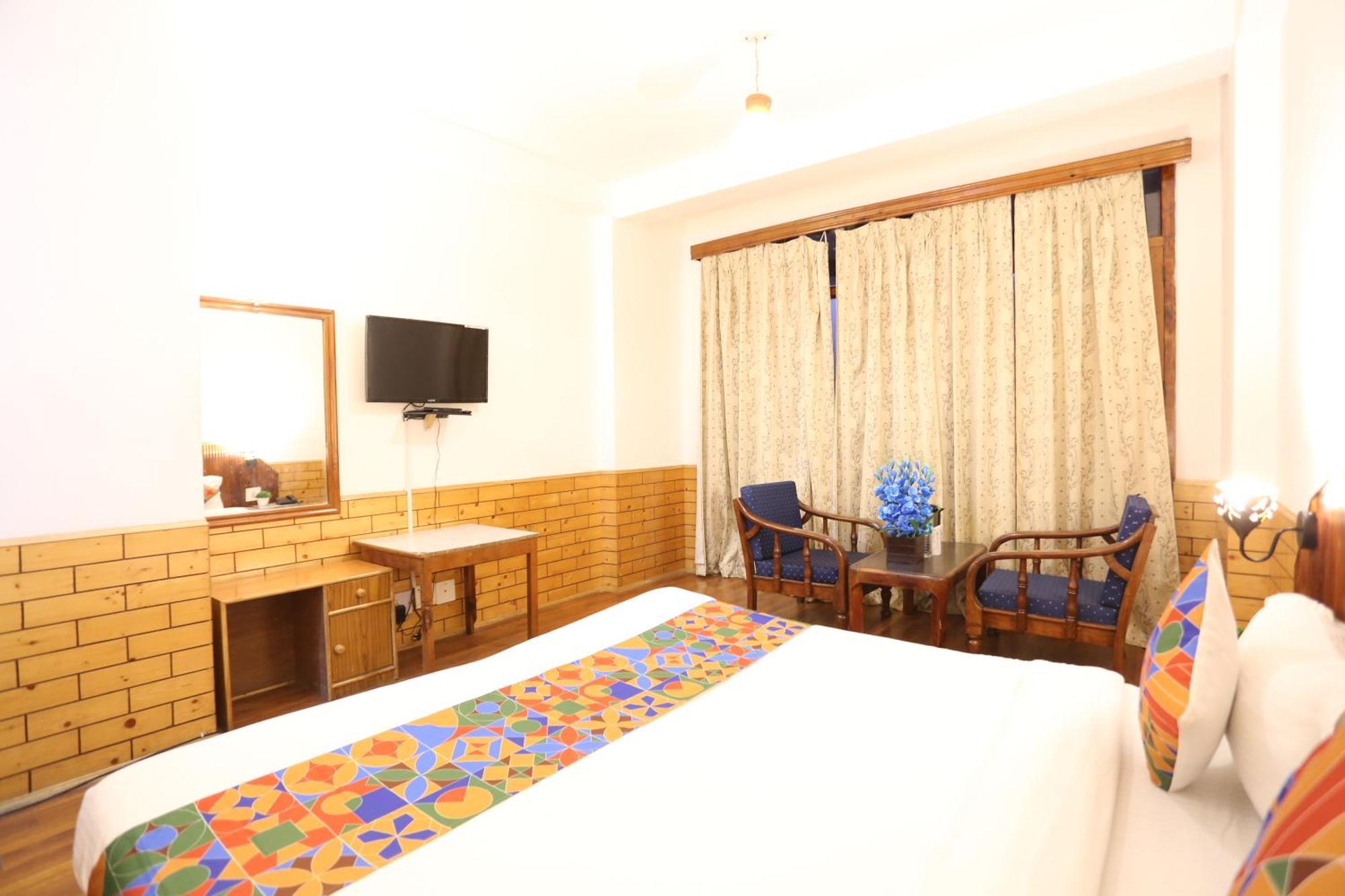 Hotel Surbhi Vashist Esterno foto