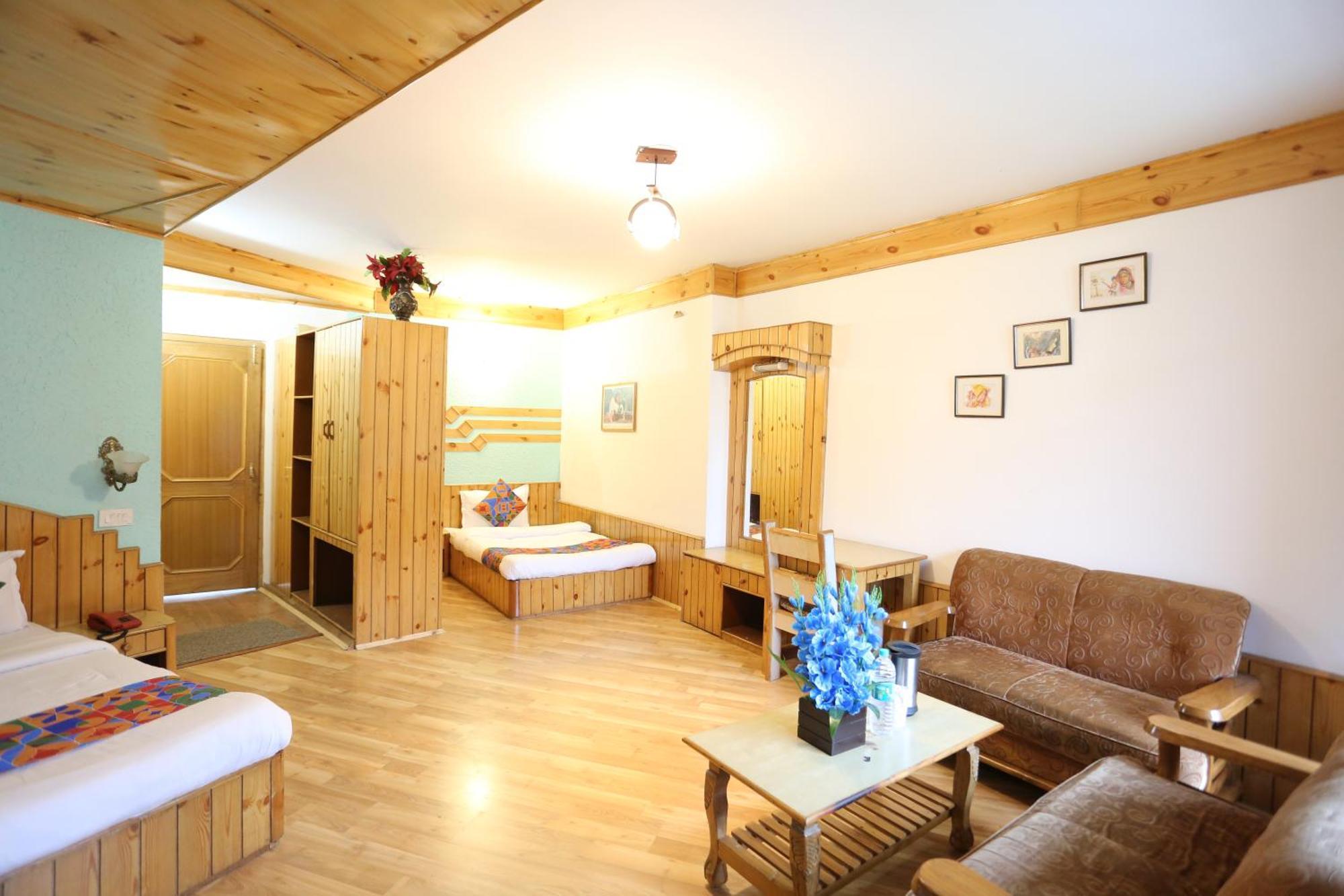 Hotel Surbhi Vashist Esterno foto