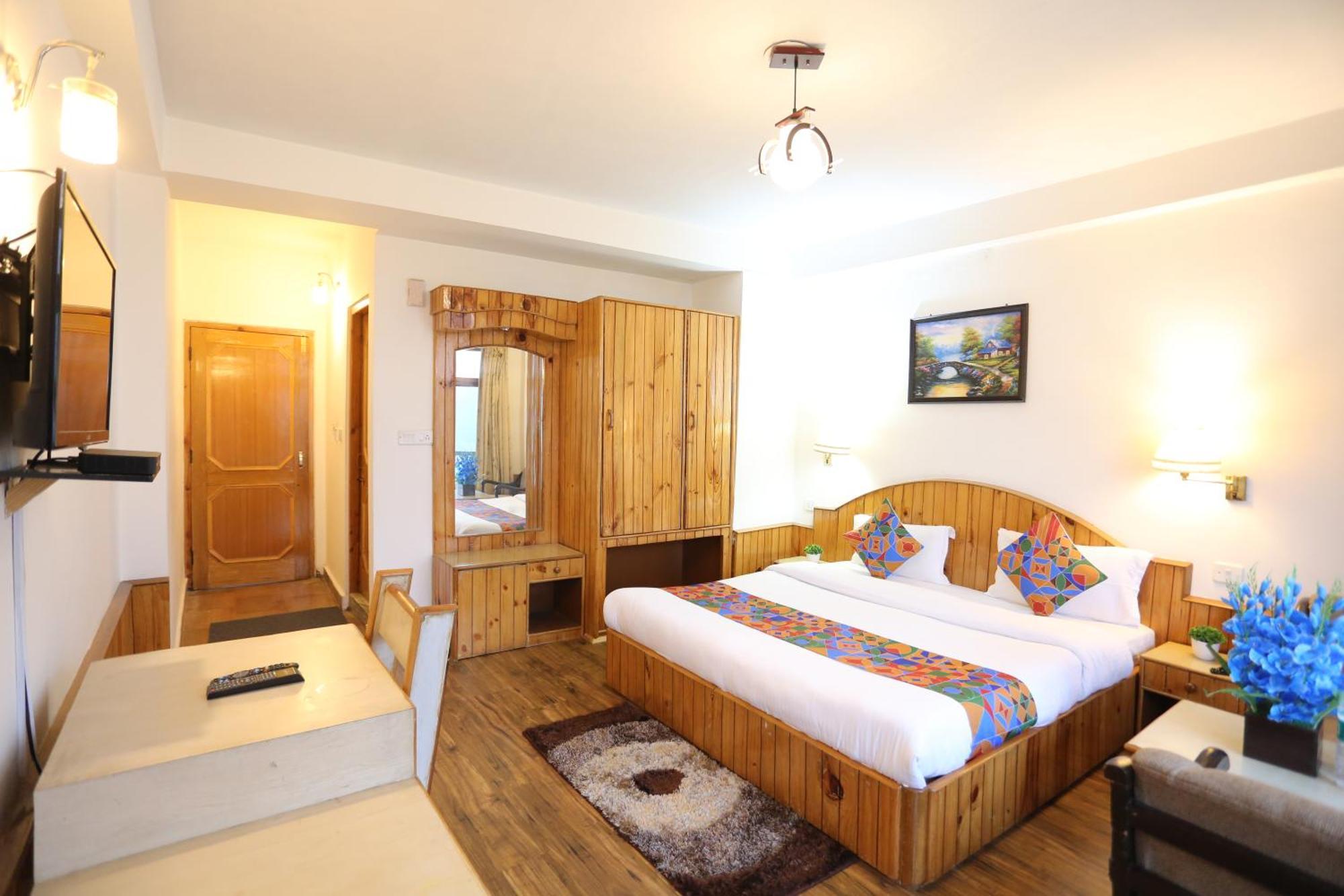 Hotel Surbhi Vashist Esterno foto