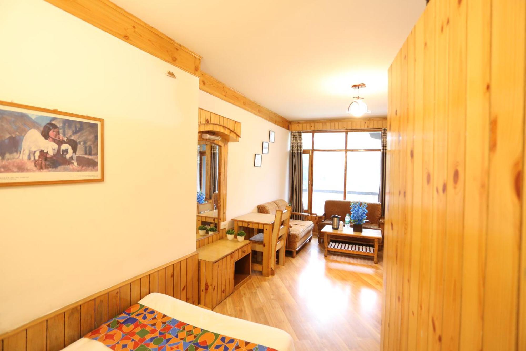 Hotel Surbhi Vashist Esterno foto