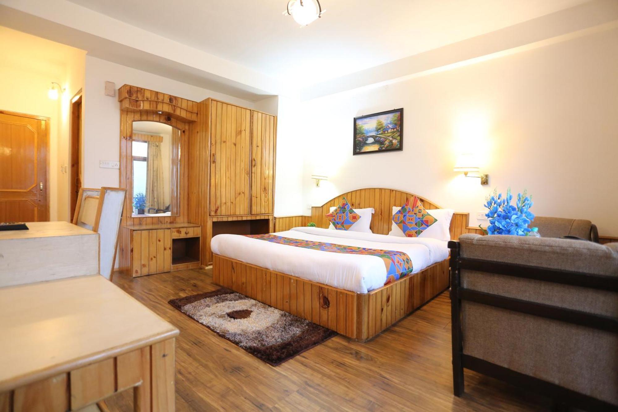 Hotel Surbhi Vashist Esterno foto