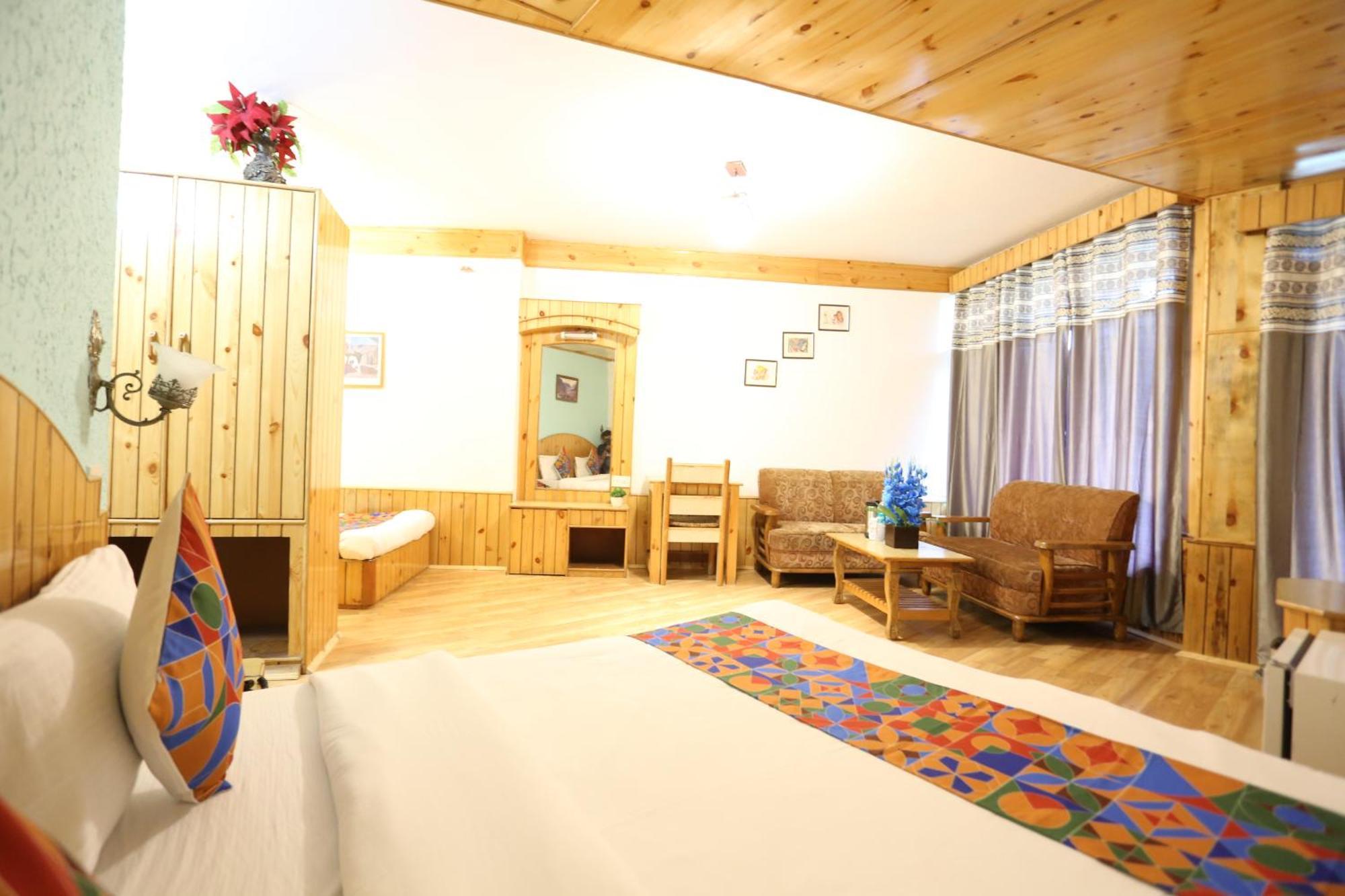 Hotel Surbhi Vashist Esterno foto