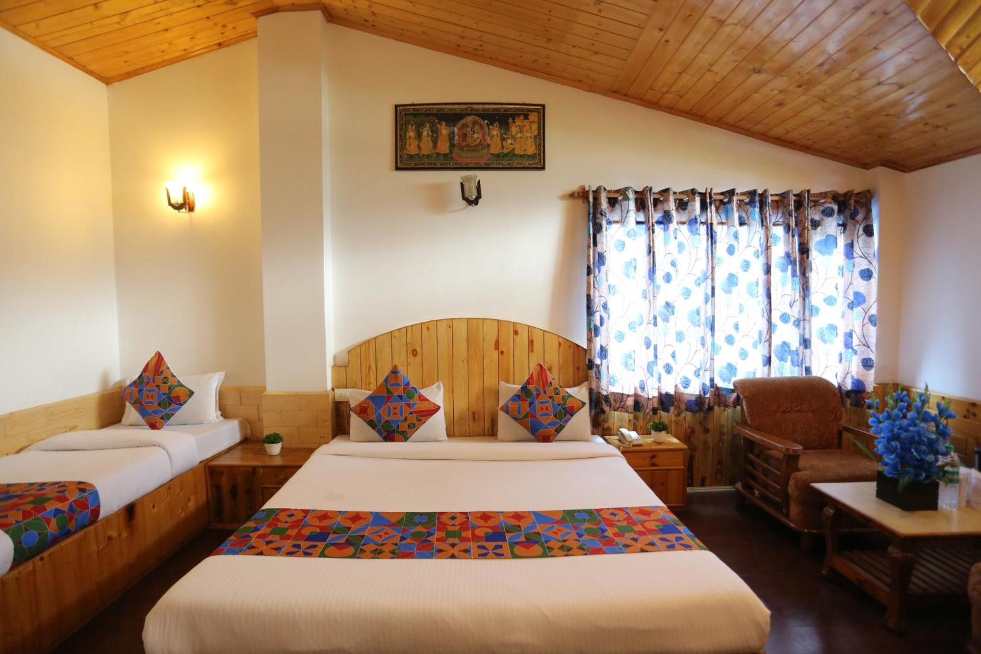 Hotel Surbhi Vashist Esterno foto