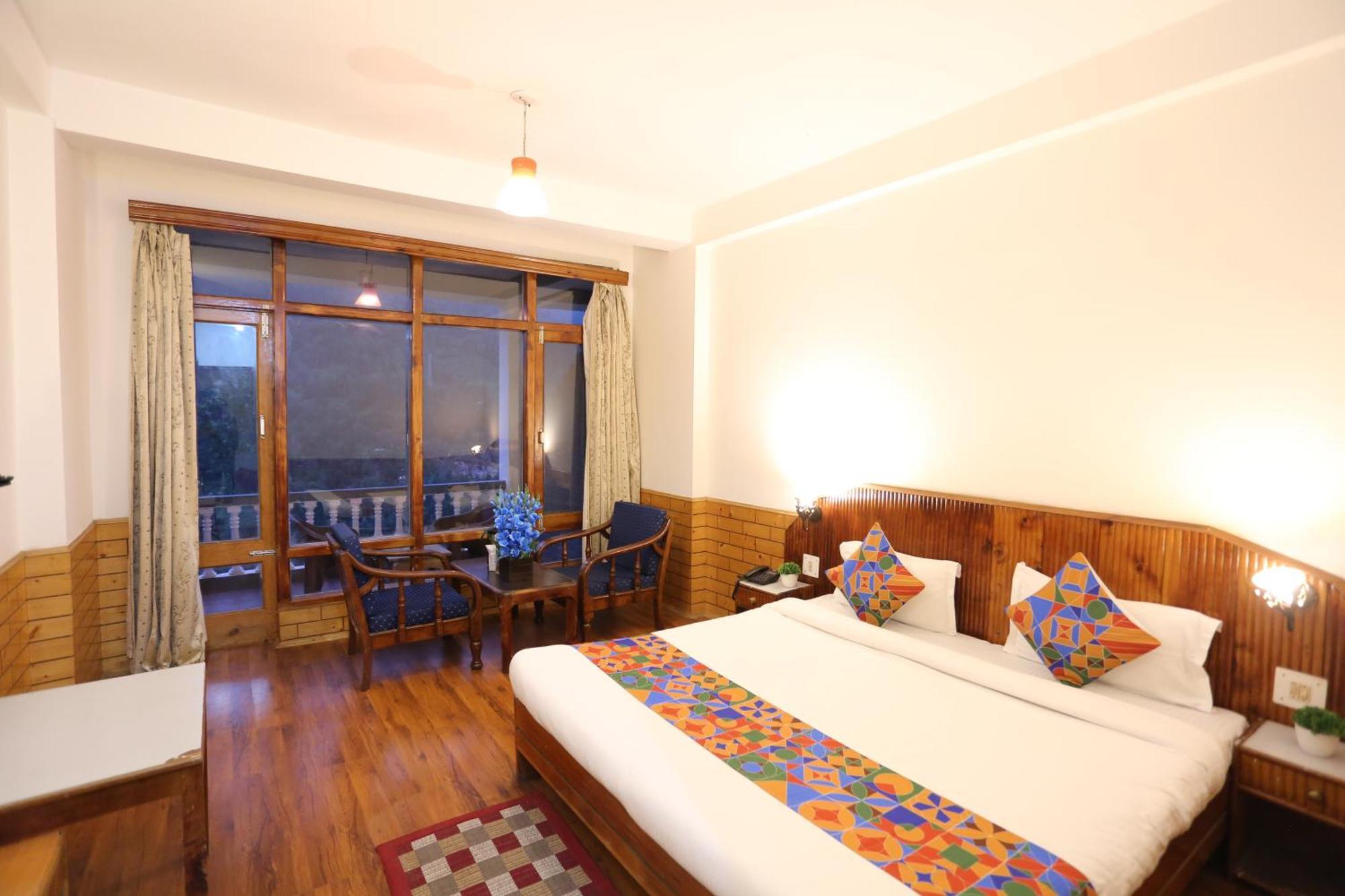 Hotel Surbhi Vashist Esterno foto