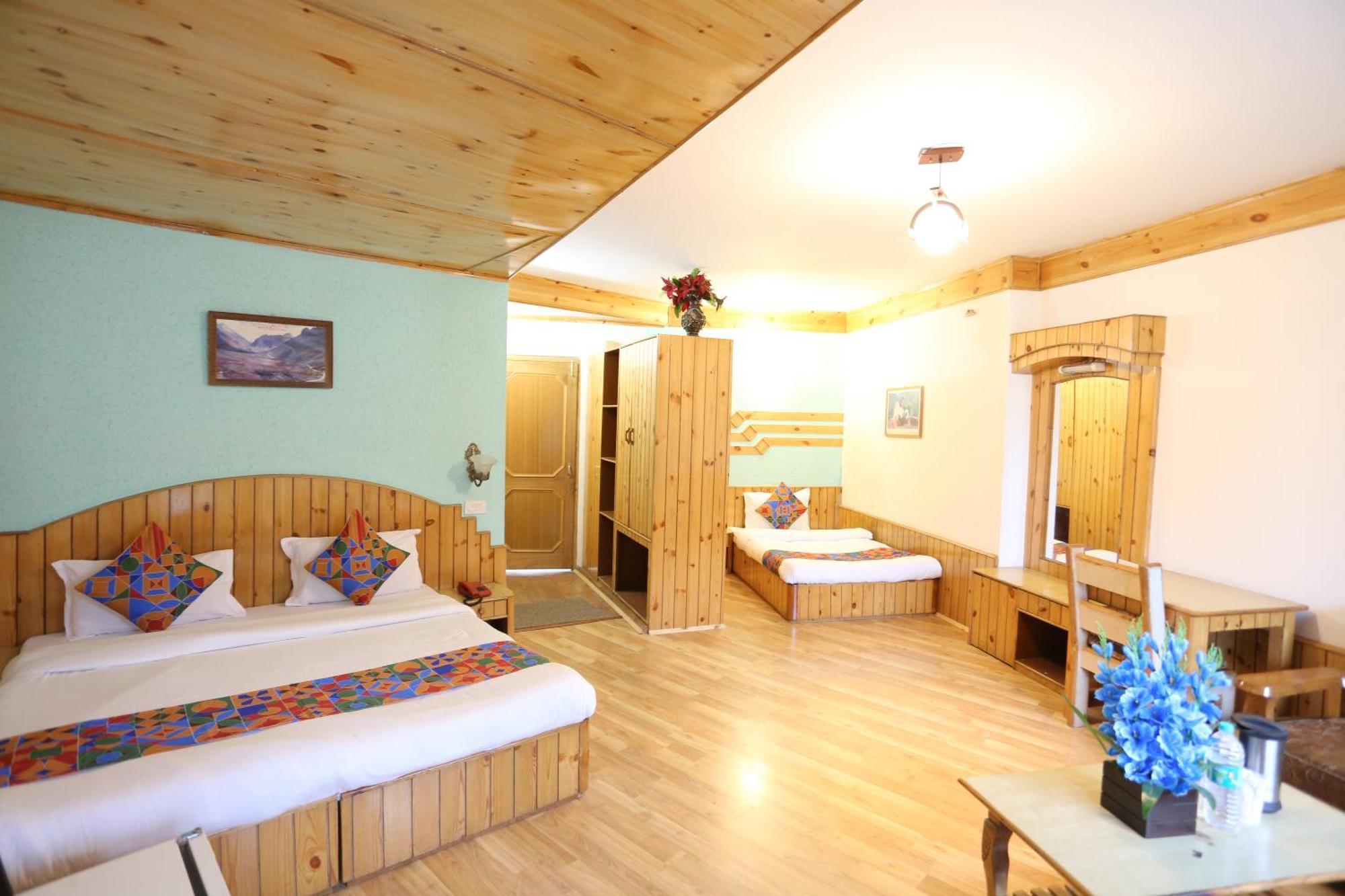 Hotel Surbhi Vashist Esterno foto