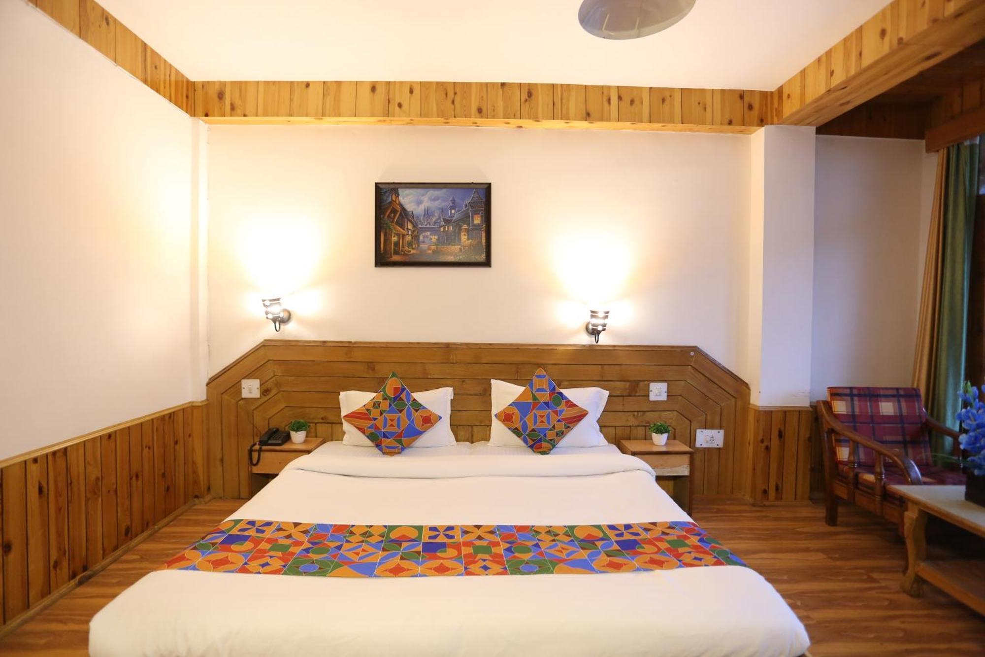 Hotel Surbhi Vashist Esterno foto