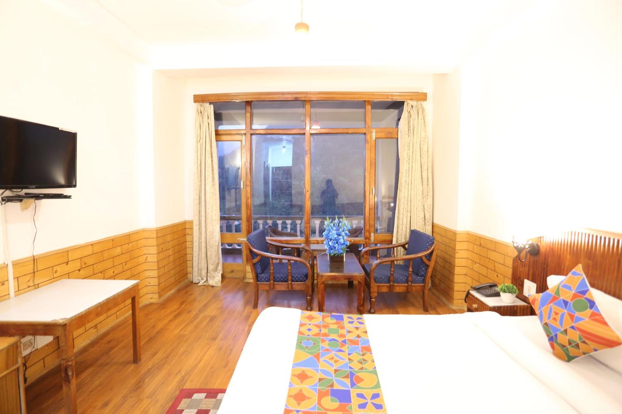 Hotel Surbhi Vashist Esterno foto